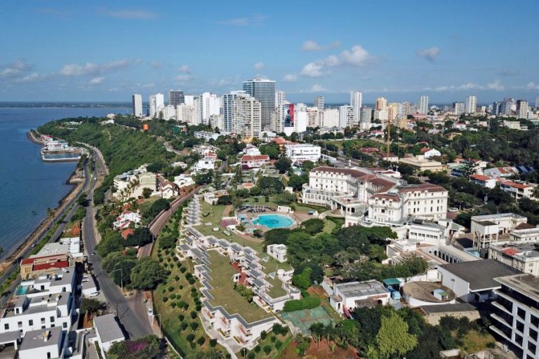 Livro “As Ancas do Camarada Chefe” já está nas bancas em Maputo