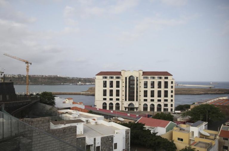 Imposto do único casino cabo-verdiano rendeu mais 21,6% até abril