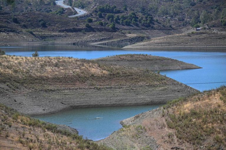 Quantidade de água retida aumenta em quatro bacias hidrográficas e desce em oito