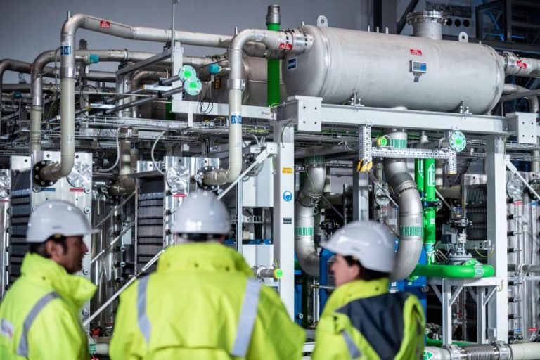 UE adota regras para estações de carregamento de veículos elétricos e hidrogénio