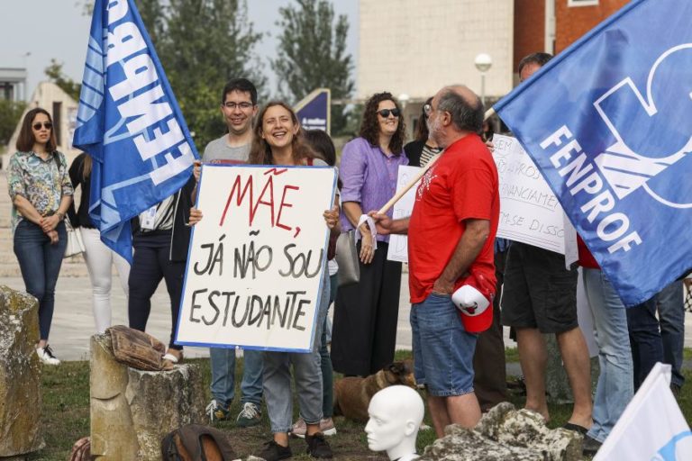 Investigadores manifestam-se em Aveiro contra a precariedade no setor