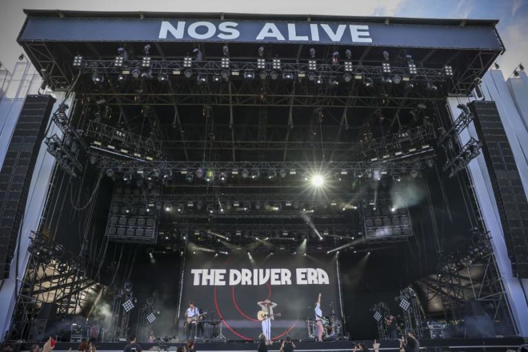 Sam Smith e Queens of the Stone Age encerram hoje 15.ª edição do festival Alive em Oeiras