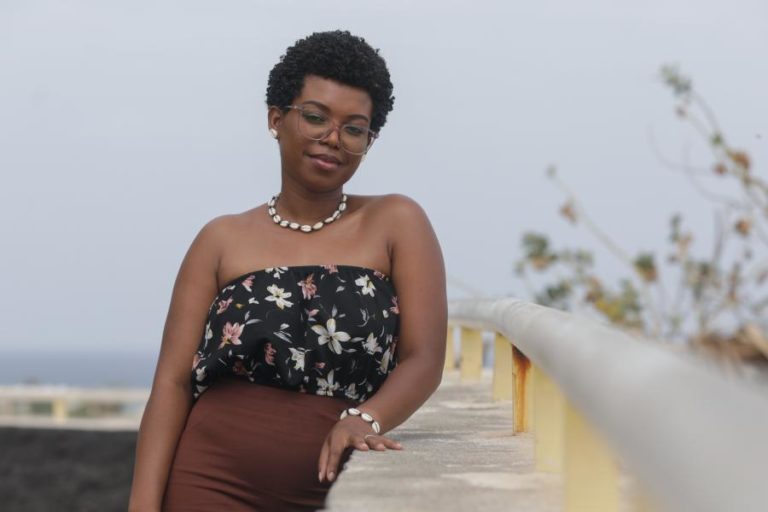 Cantora Kátia Semedo quer usar a música para unir os caminhos de São Tomé e Cabo Verde