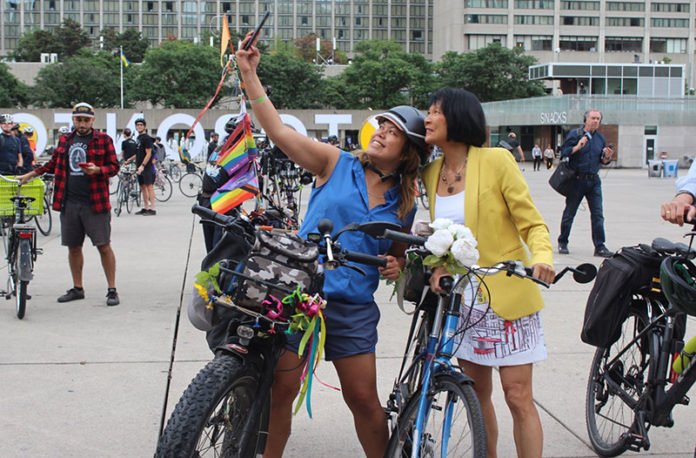 FOTO: OLIVIA CHOW TWITTER