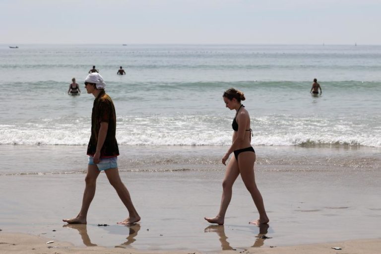 Banhos nas praias de Matosinhos desaconselhados por “contaminação microbiológica”