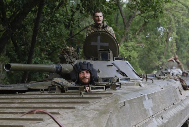 Forças ucranianas reclamam avanços na frente sul