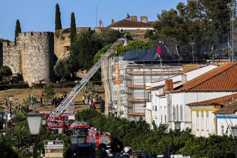 Vila Viçosa precisa de 1ME para retomar reabilitação de cineteatro após incêndio