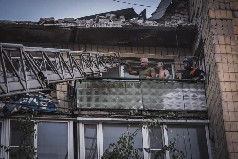 Cinco mortos e 18 feridos em ataque russo a cidade no leste da Ucrânia