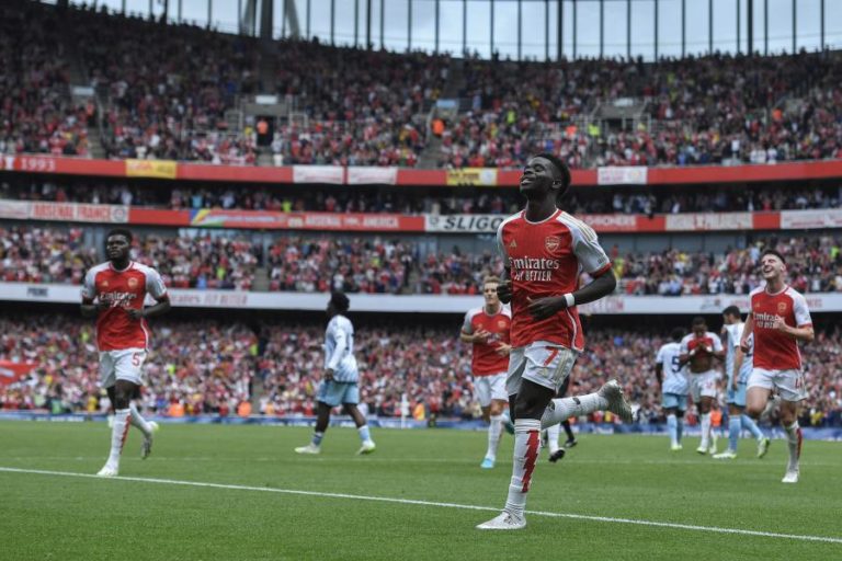 Arsenal arranca Premier League com triunfo caseiro sobre o Nottingham Forest