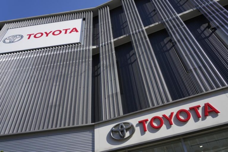 Toyota suspende operações nas 14 fábricas no Japão devido a falha informática
