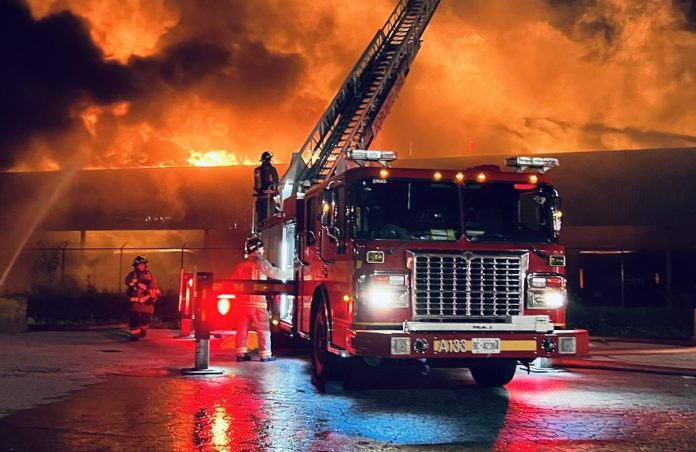 FOTO: X/TORONTO FIRE SERVICES