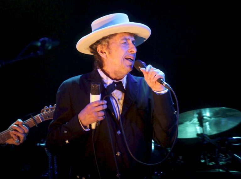 Novas gravações de Bob Dylan de três dos seus clássicos em “venda privada” na Christie’s