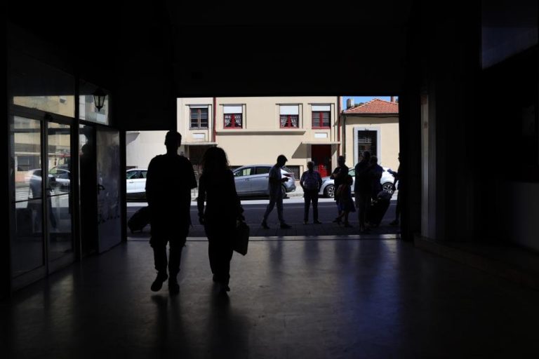 Câmara do Porto diz que centro comercial Stop não fecha para já