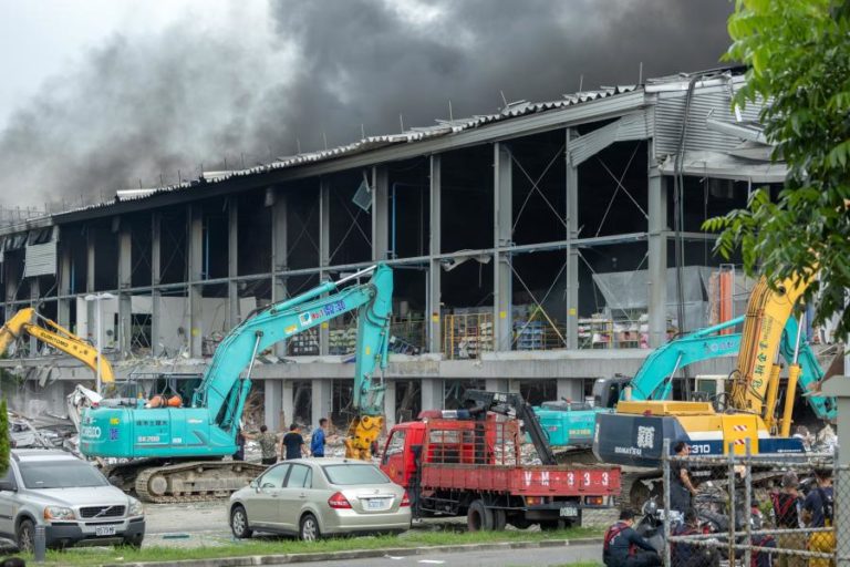 Nove mortos em incêndio em fábrica em Taiwan – novo balanço