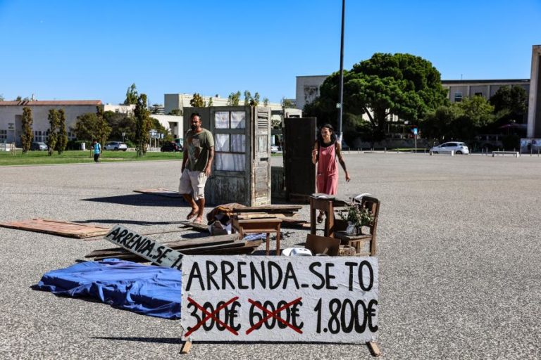 Dificuldades de habitação para estudantes denunciadas em protesto em Lisboa