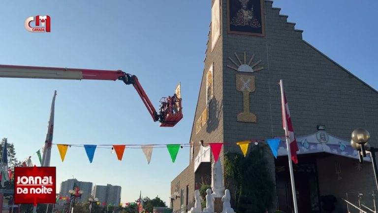 Santo Cristo: Preparativos da festa na igreja N. S. de Fátima em Brampton