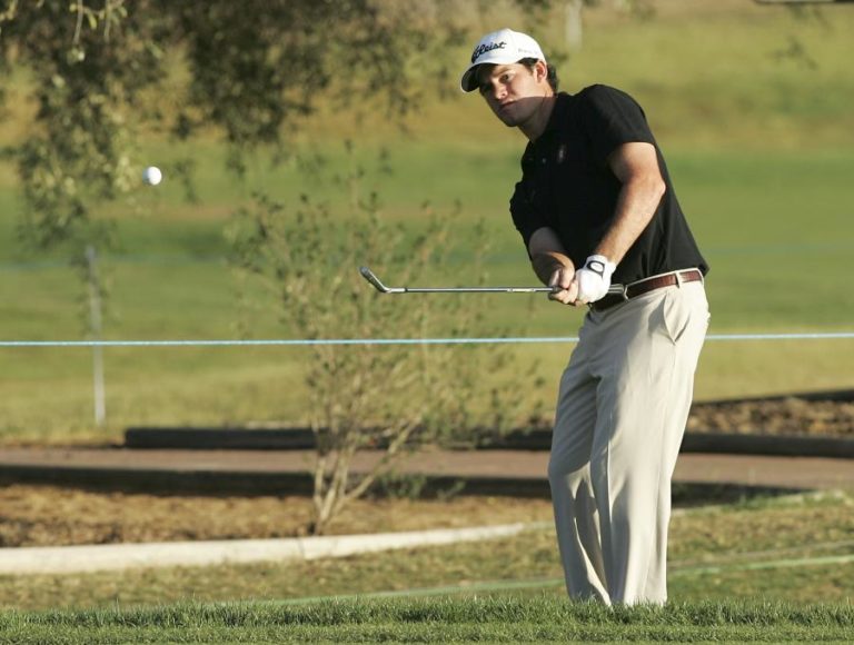 Ricardo Melo Gouveia continua em terceiro no Hanan Open de golfe