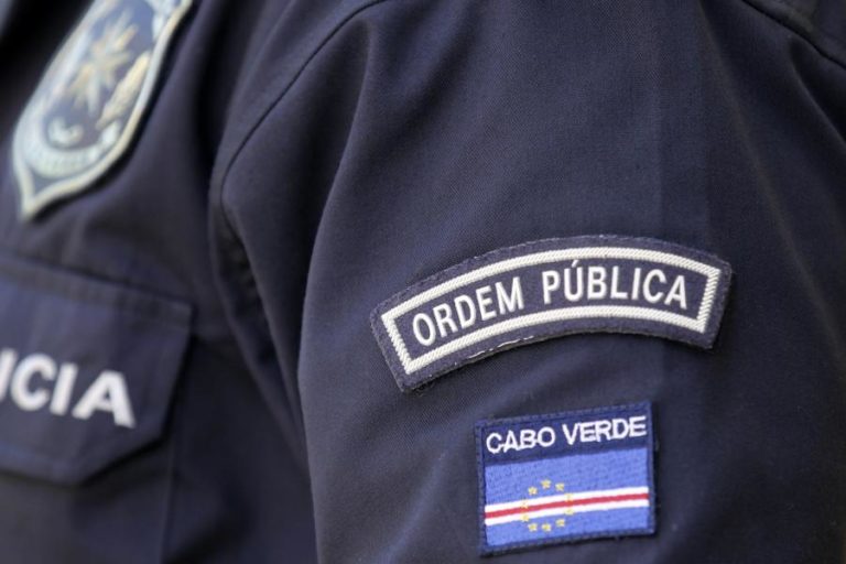 Polícias de Cabo Verde recebem equipamentos para atuar em cenas de crimes