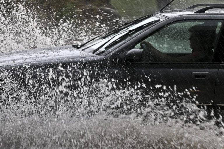 Mais de 130 ocorrências registadas entre as 22:00 e as 07:00 devido ao mau tempo