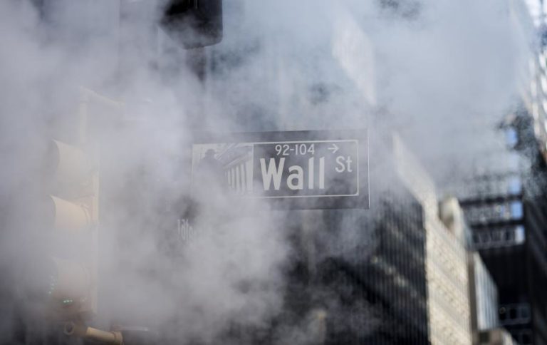 Wall Street fecha no ‘vermelho’ à espera dos dados do emprego