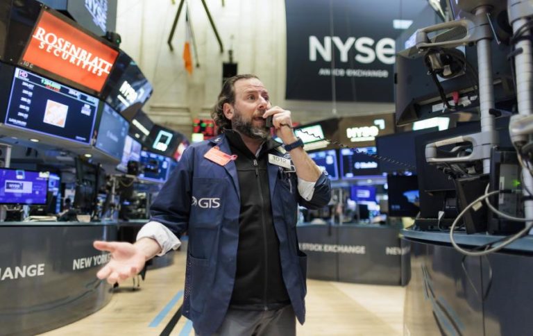 Wall Street fecha em alta graças a sinais de arrefecimento da economia