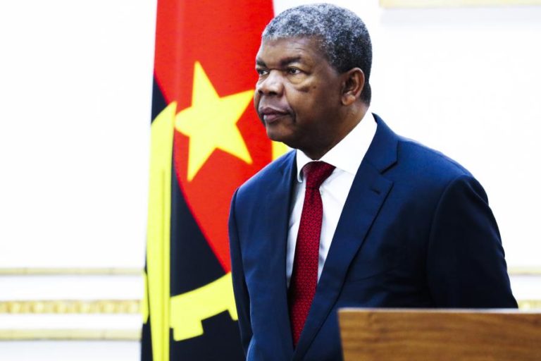 PR angolano felicita forças armadas e promete melhorar infraestruturas