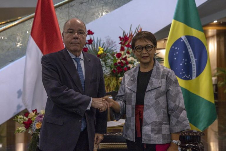 Brasil e Indonésia acordam em Jacarta reforçar laços diplomáticos e comerciais