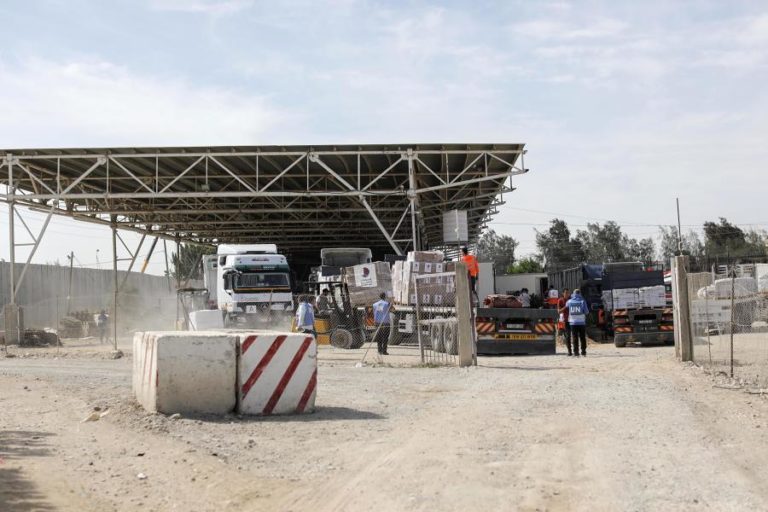Mais 17 camiões com ajuda humanitária passam por Rafah para a Faixa de Gaza