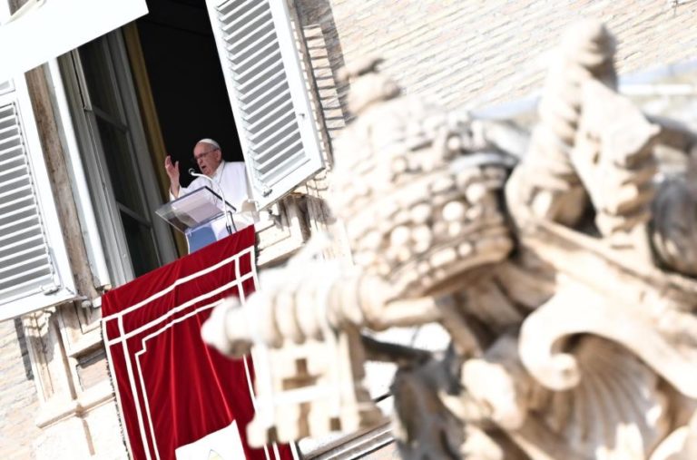 Papa lamenta “grave situação” em Gaza e o bombardeamento de uma igreja e um hospital