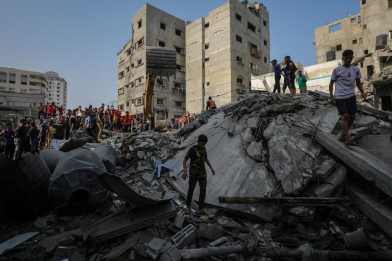 Autoridade Palestiniana afirma que bombardeamentos destruíram 200 mil casas em Gaza
