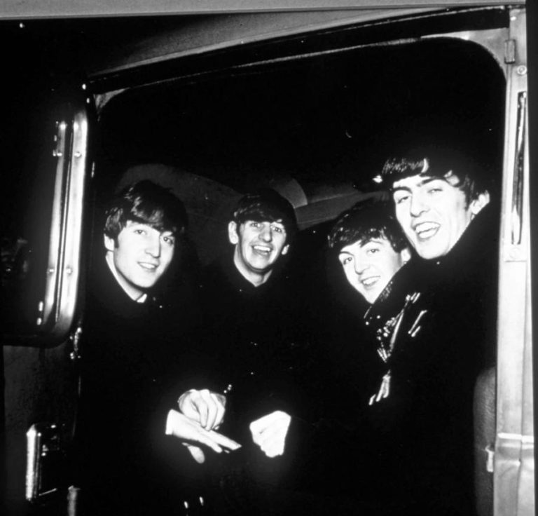 Inteligência Artificial reúne The Beatles em “Now and Then” a lançar em 02 de novembro