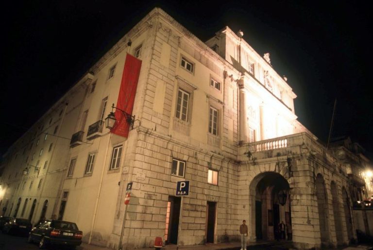 Teatro de São Carlos muda-se dois anos para a Boa Hora e faz digressão pelo país