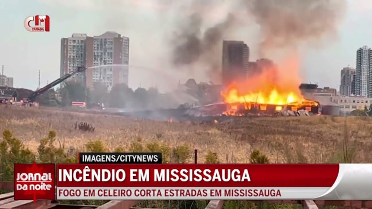 Incêndio: Fogo em celeiro corta estradas em Mississauga
