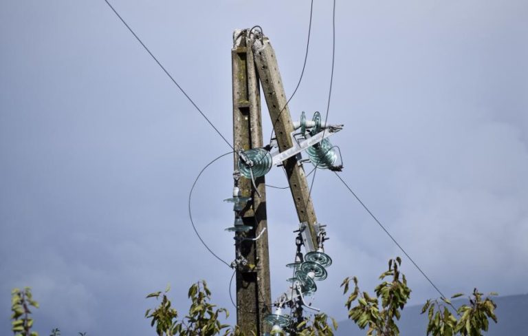 Algumas zonas do Norte de Portugal continental com avarias na rede elétrica