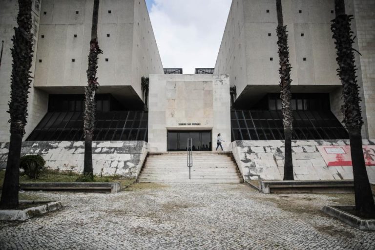 Exposição de fotografia evoca centenário de Urbano Tavares Rodrigues