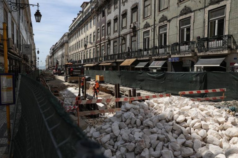 Rua da Prata em Lisboa reabre na sexta-feira sem circulação automóvel e com canal ciclopedonal