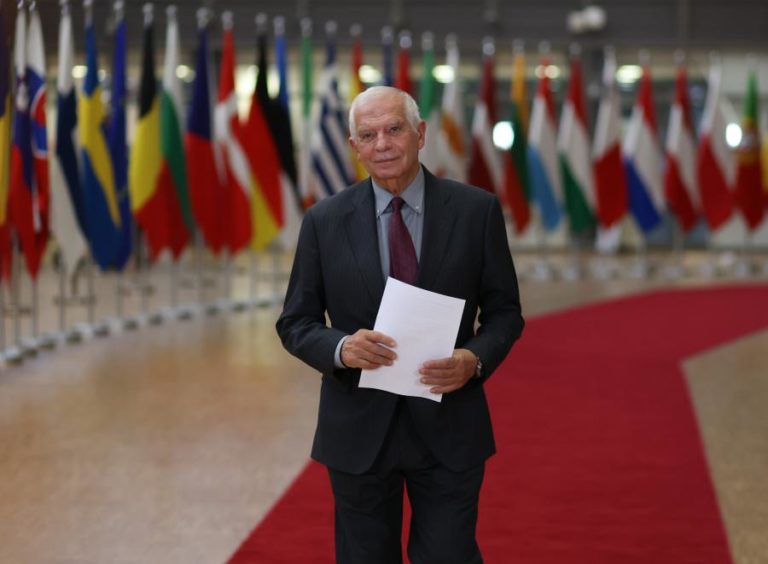 Borrell pede a Telavive que não se deixe consumir pelo ódio na guerra contra o Hamas