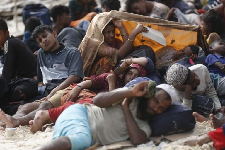 Mais de mil refugiados rohingya chegaram de barco à Indonésia numa semana