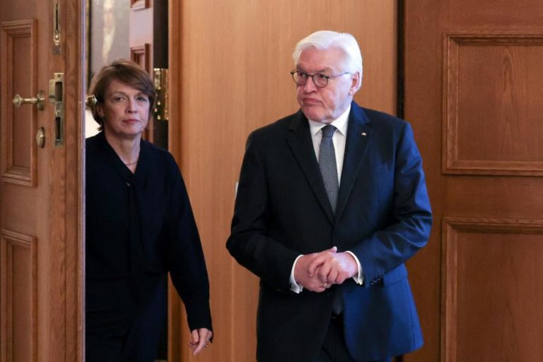 Presidente alemão reitera direito à defesa antes de viajar para Telavive