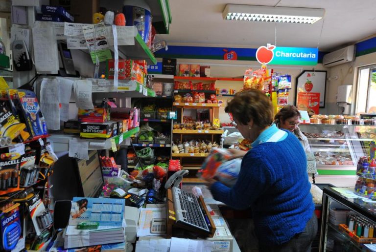 Vendas a retalho recuam em outubro pelo 6.º mês na zona euro e UE