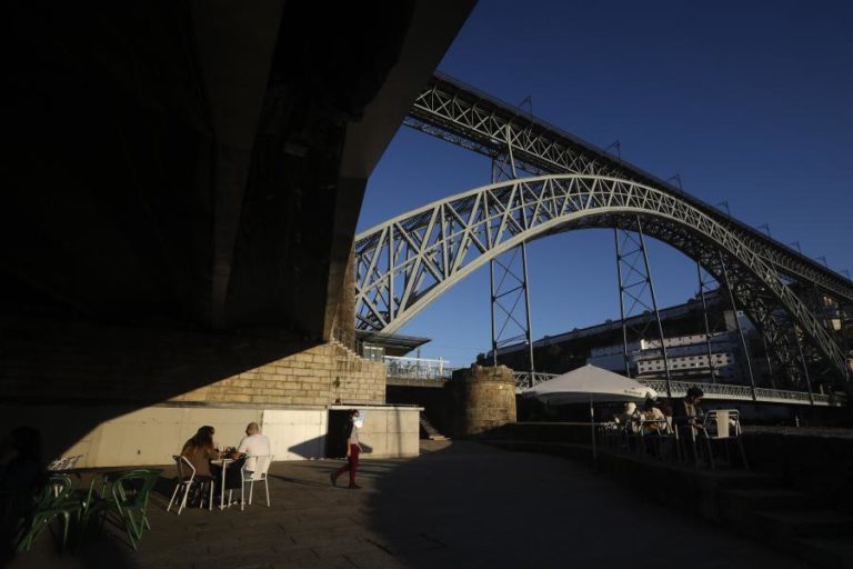 Hotéis do Porto com reservas entre 30% a 80% no Natal e 75% a 90% no ‘revéillon’