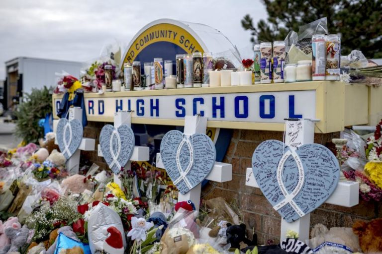 Prisão perpétua para jovem que matou quatro estudantes na Oxford High School