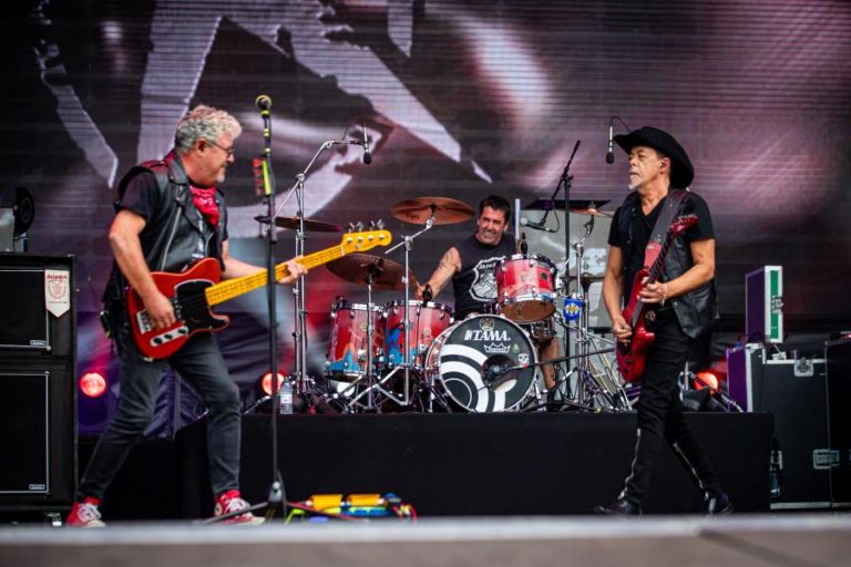 Digressão que celebra 45 anos de Xutos & Pontapés arranca em abril em Guimarães
