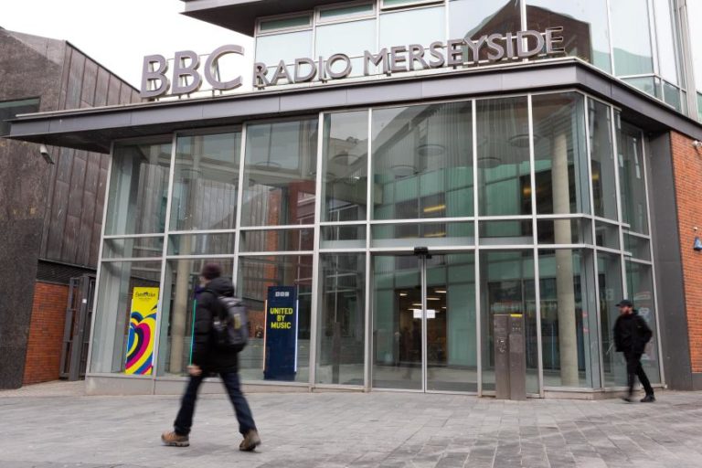 Rádio BBC 3 estreia peça de teatro radiofónico sobre Fernando Pessoa e heterónimos