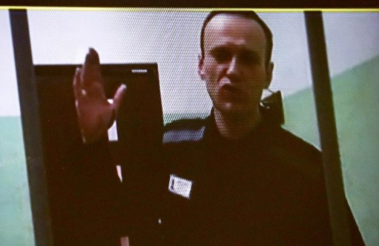 Opositor russo Navalny foi transferido para outra prisão ainda desconhecida