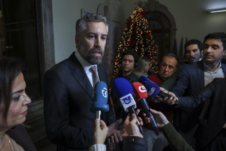 Pedro Nuno Santos acusa PSD de querer “liberalizar e privatizar” o Estado social