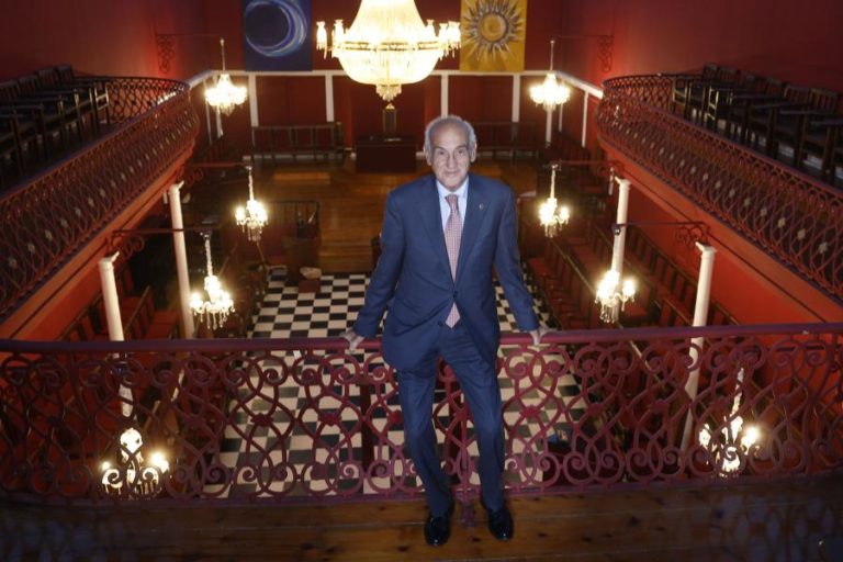 Grande Oriente Lusitano aprova entrada de mulheres na organização