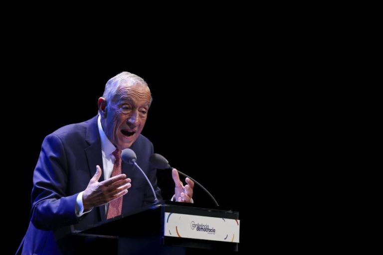 PR veta alterações aos estatutos das ordens dos advogados e enfermeiros
