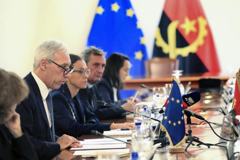 UE e Angola assinaram acordo de desembolso de dez milhões de euros para apoiar formalização da economia