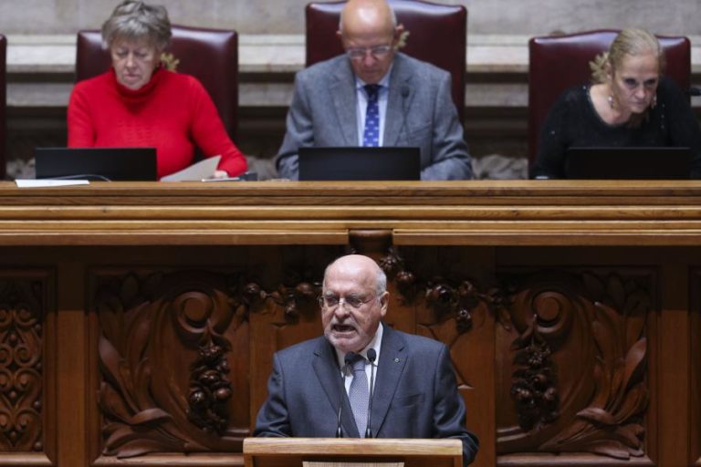 Capoulas Santos não se recandidata a deputado e despede-se do parlamento